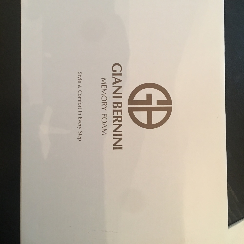 Giani Bernini Josieyy Memory Foam Perforated Shoot - image 7